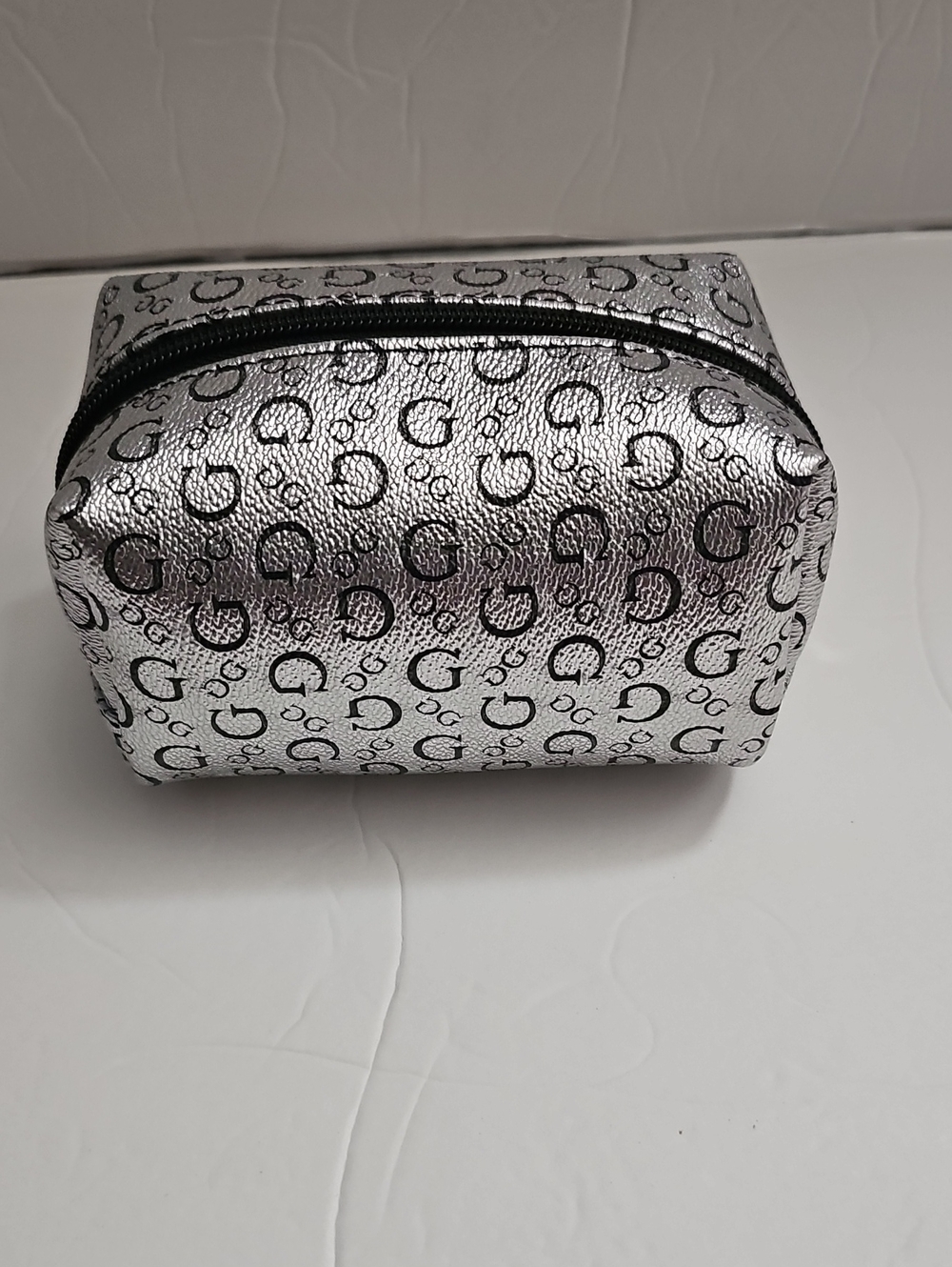 Guess Silver Logo-Print Cosmetic Pouch